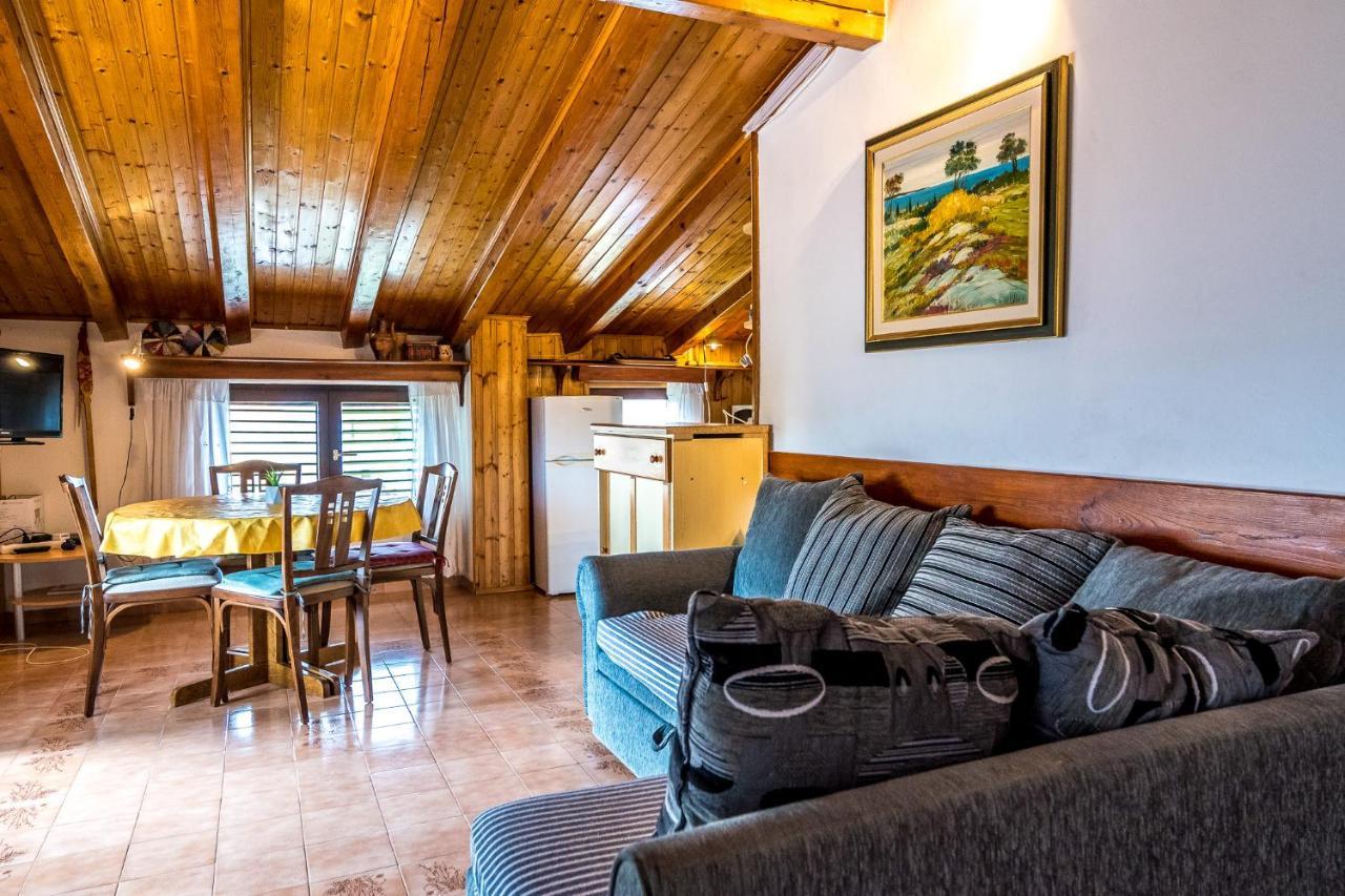 Apartmani Rosa Turanj Buitenkant foto