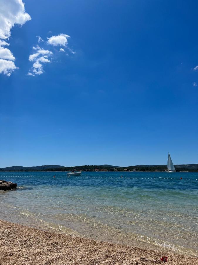 Apartmani Rosa Turanj Buitenkant foto